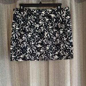 Forever 21 Abstract Black and White Mini Skirt